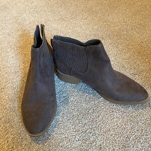 Dolce vita suede brown booties